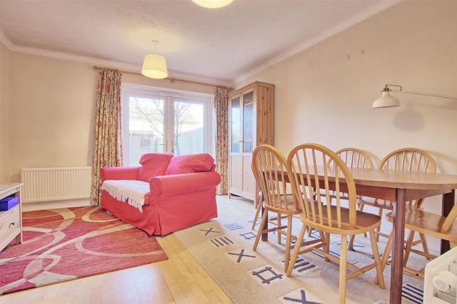 67, Lucerne Close, Cambridge photo 3