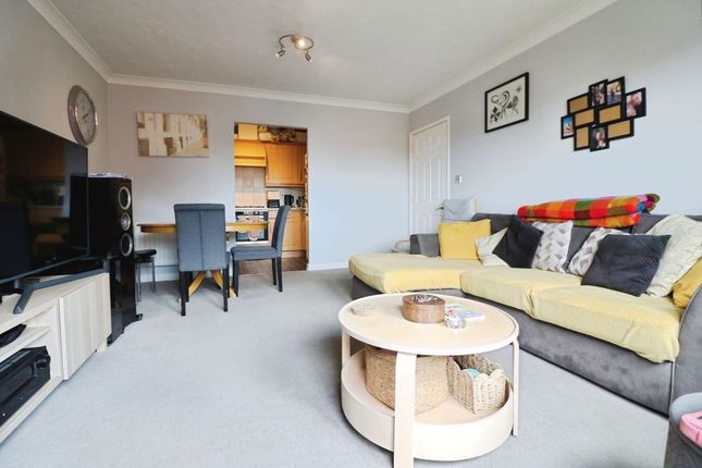 Grasholm Way, Slough photo 4