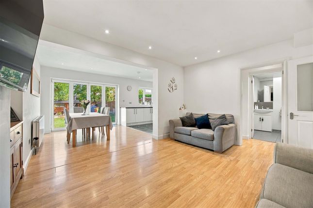 Sedgwick Avenue, Hillingdon photo 4