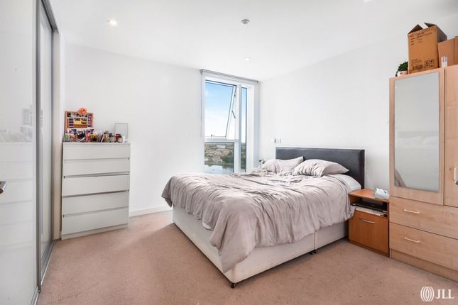 Flat 117, Residence Tower, Woodberry Grove, London photo 4