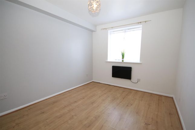 7, Joyce Green House, Dartford photo 5