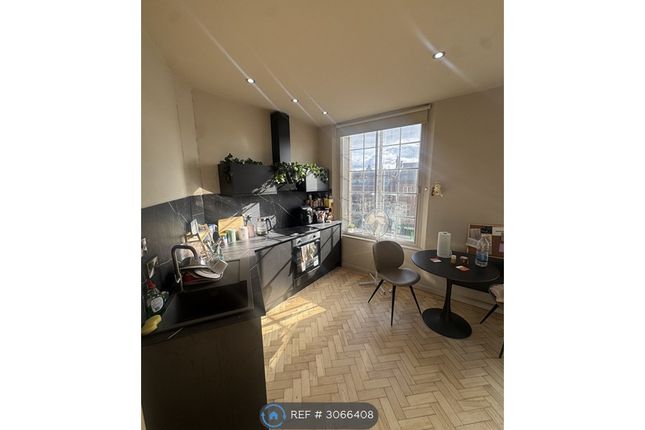 Flat, The Headrow, Leeds photo 4
