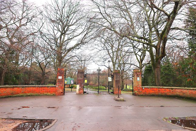2, The Grove, Farnborough photo 2
