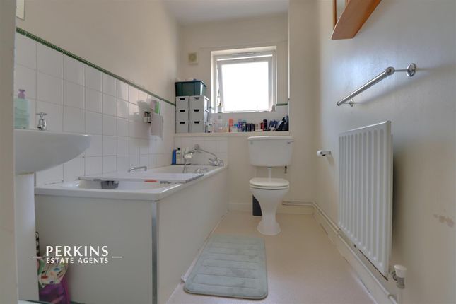 Flat 9, Lexham Court, Oldfield Lane North, Greenford photo 5