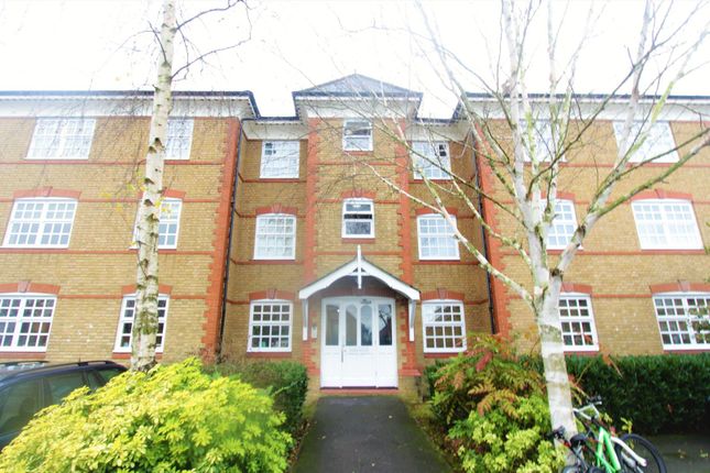 Thumbnail Flat to rent in Aspen House, Winchmore Hill