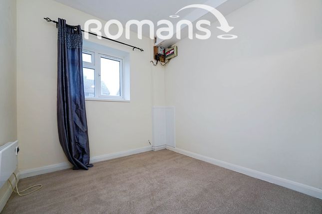 Clarendon Drive, Swindon photo 4