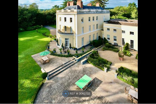Apartment  Westhorpe House, Marlow photo 5