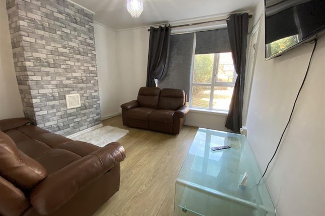 41, Bevan Avenue, Barking photo 4