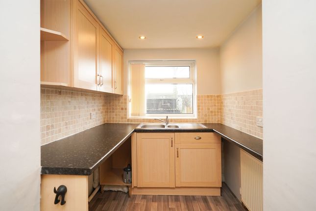 Terraced house to rent in Top Road, Calow