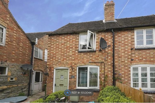 Thumbnail Semi-detached house to rent in Gardeners Square, Evesham