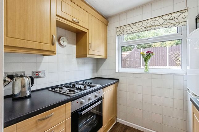 4, Hollingbourne Road, LEEDS photo 3