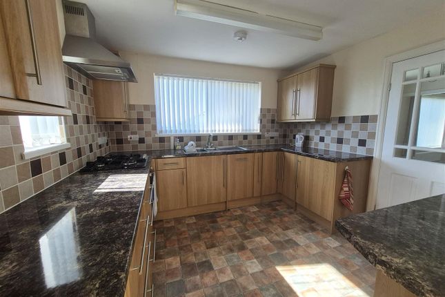 33, Lady Park, Tenby photo 5