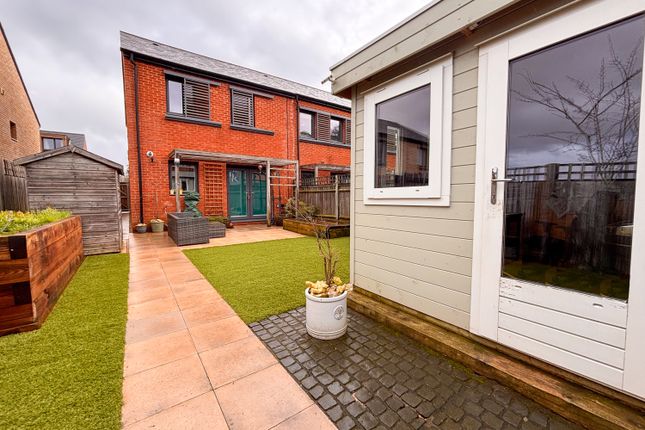 22, ABRAHAM WAY, BORDON photo 2