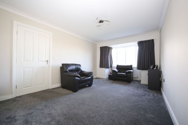 14 Rosebay Gardens, Wigan photo 3