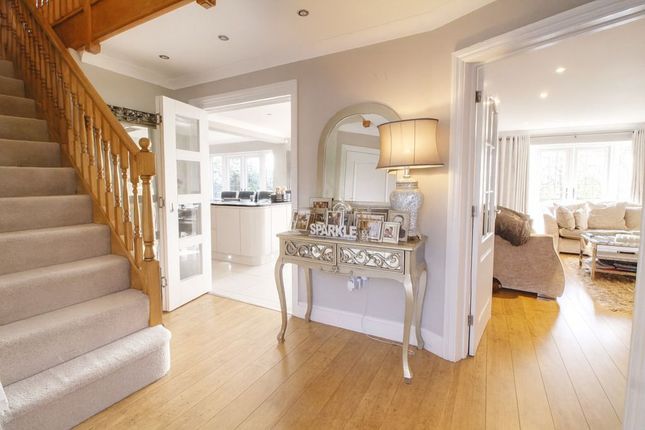 5, Athenia Close, Goffs Oak photo 2