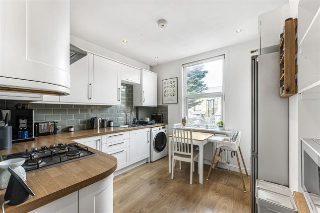 Maisonette for sale in Newport Road, Leyton, London