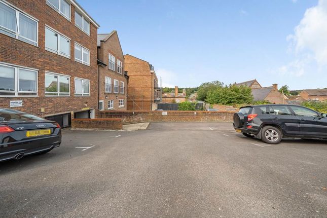 Flat for sale in Station Road, Chesham