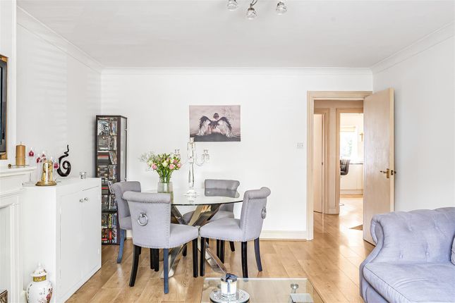 Flat 5, St Theresa Court, North Chingford photo 4