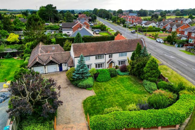 Thumbnail Farmhouse for sale in Fosse Road, Farndon, Newark