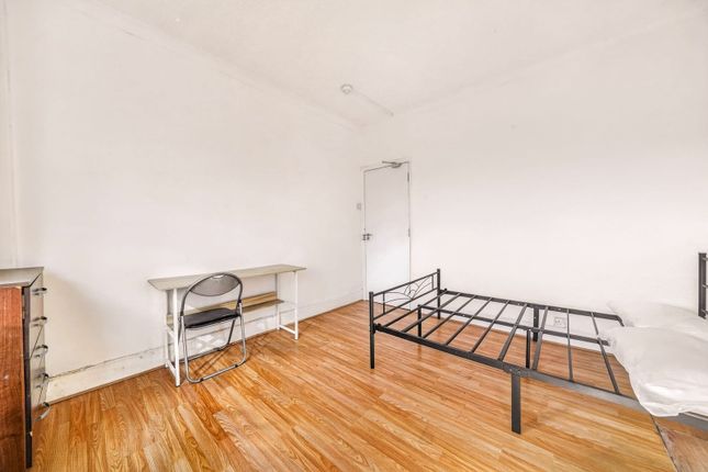 31, Harold Road, London photo 2