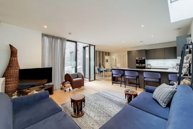 9, Fergus Street, London photo 2