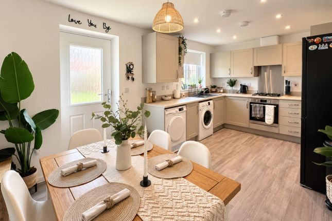 28, Whatling Way, Dursley photo 3