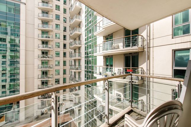 Thumbnail Flat for sale in Drake House, St George Wharf, Vauxhall, London