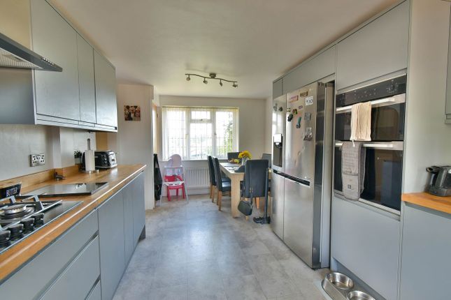 1, Hillcrest Avenue, Bexhill-on-Sea photo 4
