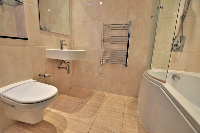 Flat 39 Lexington Apartments, Slough photo 4