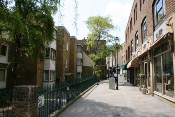 Thumbnail Flat to rent in Camden Walk, London