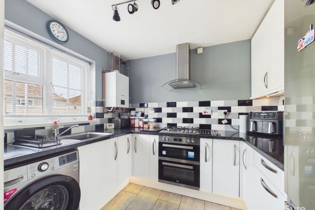 46 Holts Lane, Burton-On-Trent photo 4