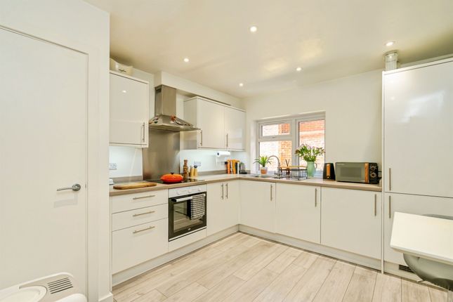 Flat 2, Abbeyfield, 9-17, Richmond Avenue, Bognor Regis photo 2