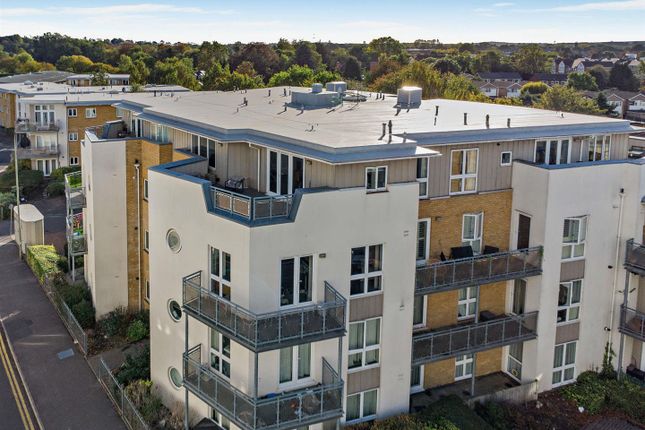 2-bed house on Bridge Wharf, Chertsey, £380,000