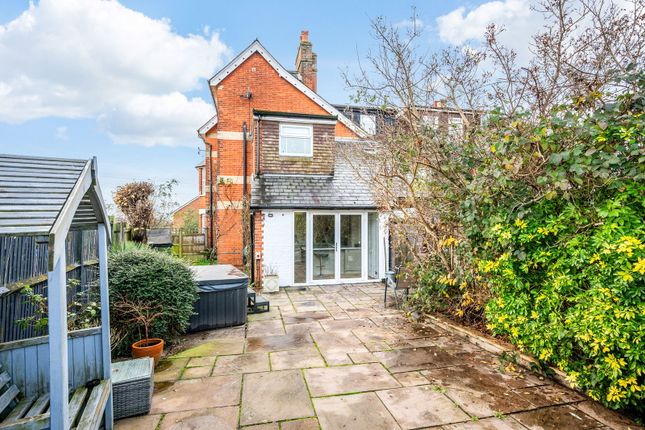 29, Allingham Road, Reigate photo 4