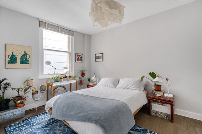 Flat 6, 46, South Molton Street, London photo 4