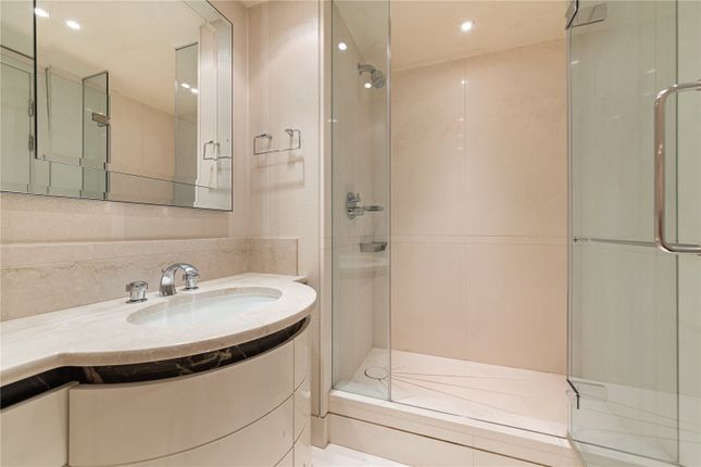 Flat for sale in Knightsbridge, London