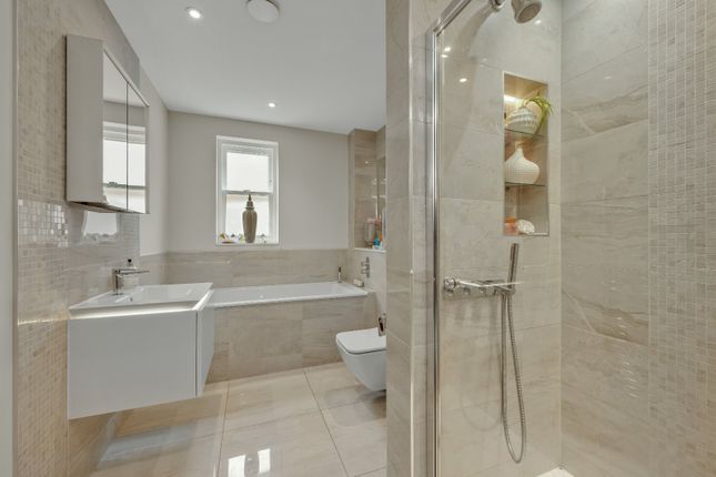 Bed 2 En Suite