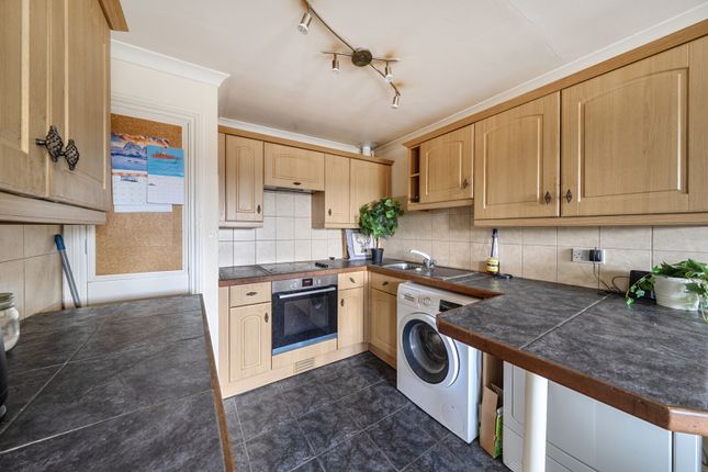 Flat 2, 42, Knowsley Road, Reading photo 4