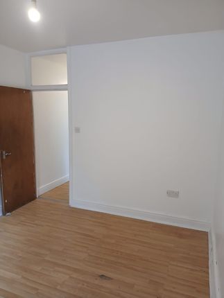 Dongola Road, London photo 3