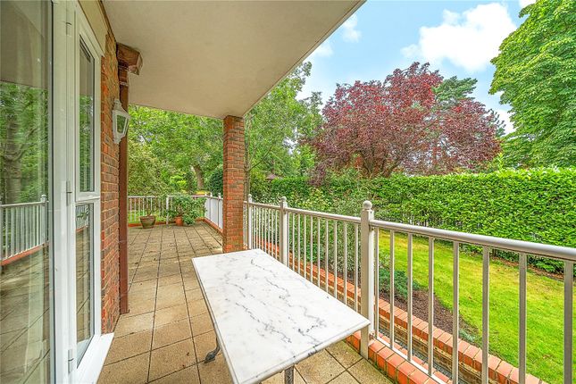 15, Carrington Place, Esher photo 2