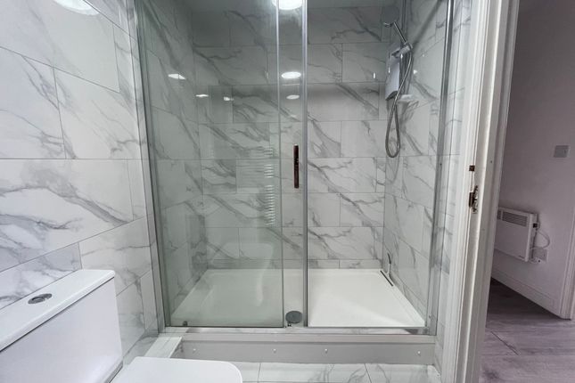 Flat 2 - 116-118 City Road, Roath, Cardiff photo 5