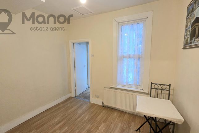 Flat 2, 302 Balfour Road, Ilford photo 5