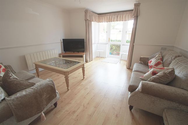 17, Albion court, Billericay photo 4