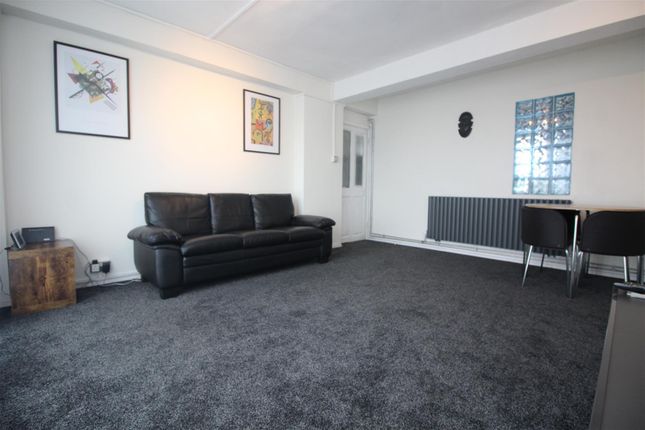 Trelawney Estate, 175, Paragon Road, London photo 2