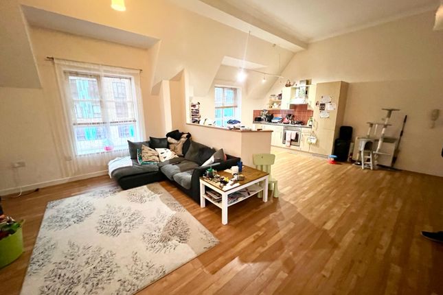 Flat to rent in Campbell Street, Northampton NN1