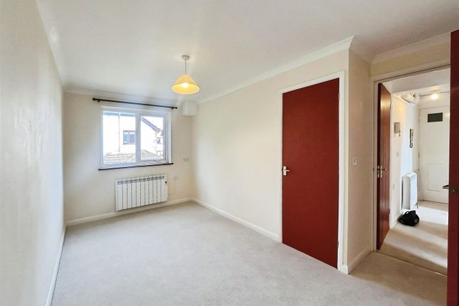 Flat 20, Chasewater Court, St. Benedicts Close, Aldershot photo 4