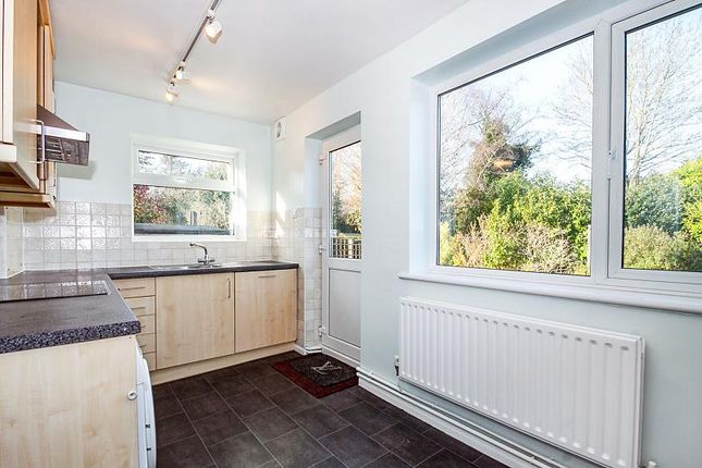 17, Evesham Close, Reigate photo 2