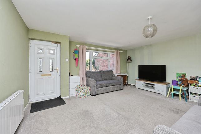2, Elm Close, Dereham photo 3