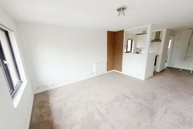 29, Coulter close, Hayes photo 3