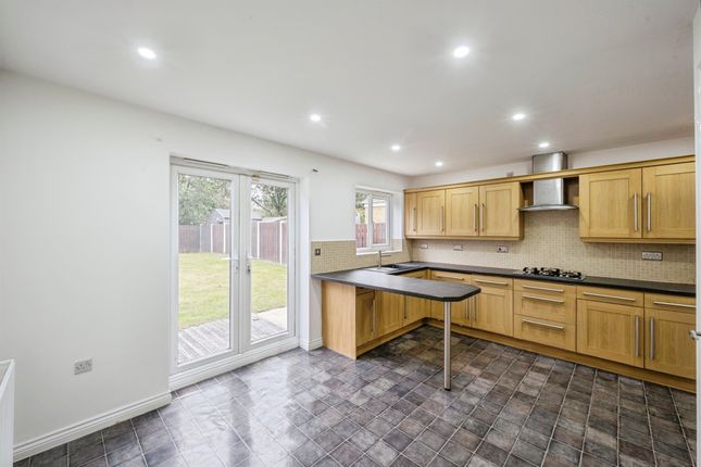 Walstow Crescent, Doncaster photo 3
